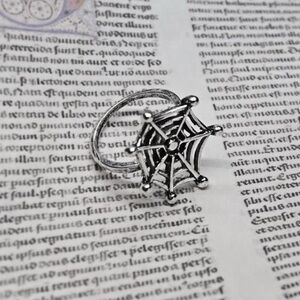 Witches Spiderweb Ring